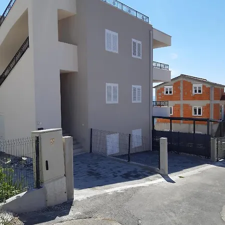 Apartment Lizzi. Trogir Extérieur photo