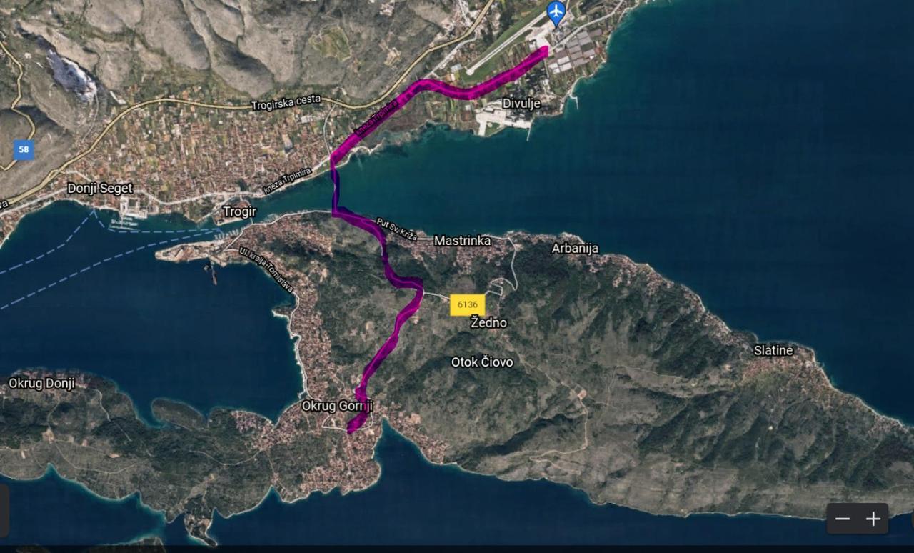 Lizzi. * Trogir